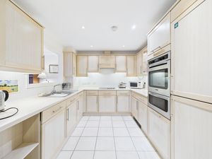 Kitchen- click for photo gallery